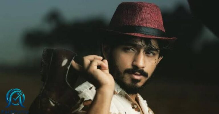 Deepak Saroj : Bio, Height, Weight, Age, Family, Career & More